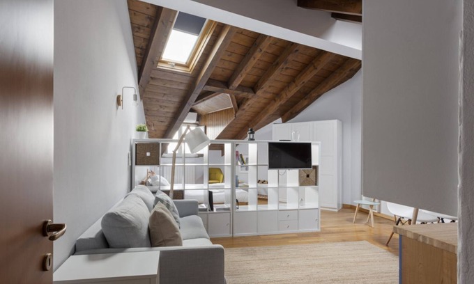 Porta Garibaldi Apartment | Stylish Studio Apartment in Milano's Isola District