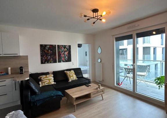 Asnieres-sur-Seine Apartment | Stylish Apartment Near Metro with Top Guest Ratings