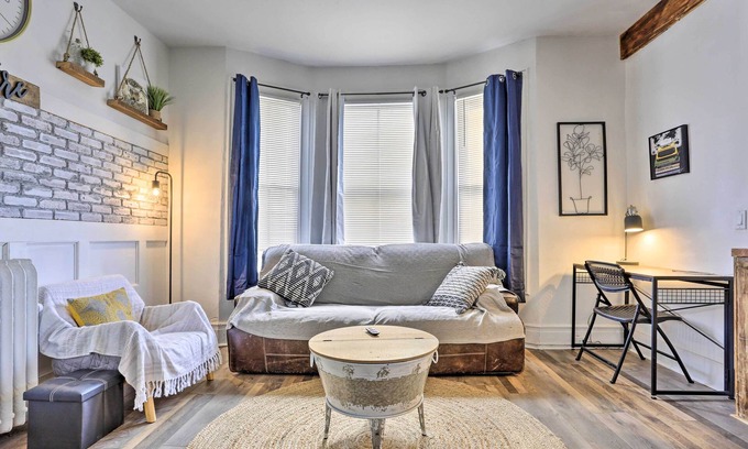 Forest Hill Apartment | Stylish Newark Escape with Balcony & Spa, Just 14 Mi to NYC