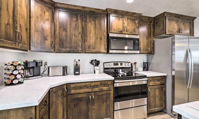 Payson Apartment | Stylish Payson Apartment: Steps to Utah Lake & Family-Friendly
