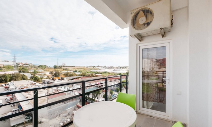 Avsallar Apartment | Modern Residence with Balcony, Steps from Alanya Beach