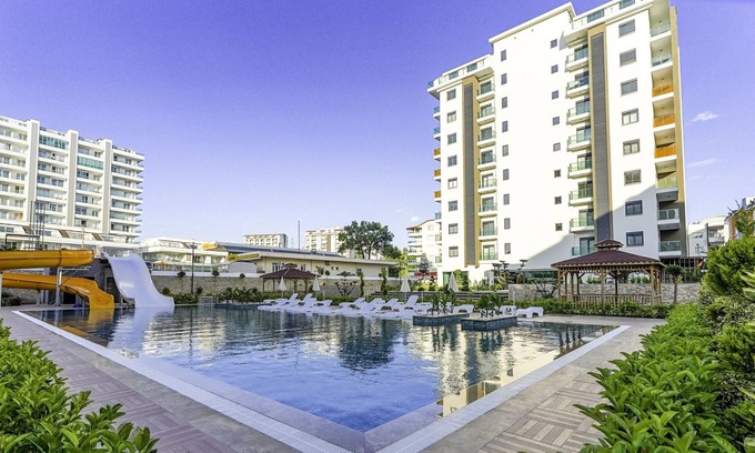 Avsallar Apartment | Chic Residence w Pool and Gym in Alanya, Antalya