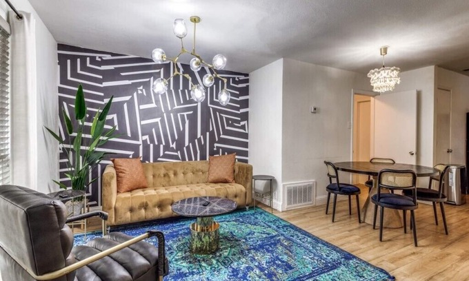 Original Town House | Relaxing Getaway at Chic Retreat Old Downtown