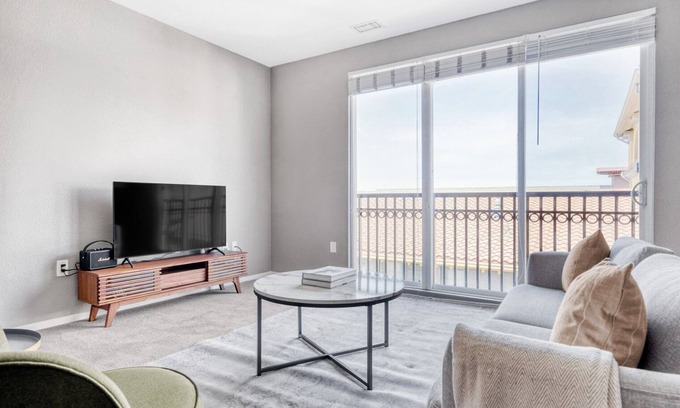 San Jose Apartment | Stylish Santana Row 2BR with Pool & Garage, Near Google