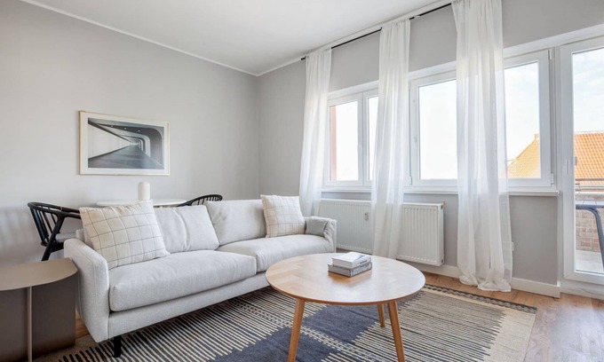 Tempelhof Apartment | Stylish 1BR in Schöneberg, Near Tempelhofer Feld