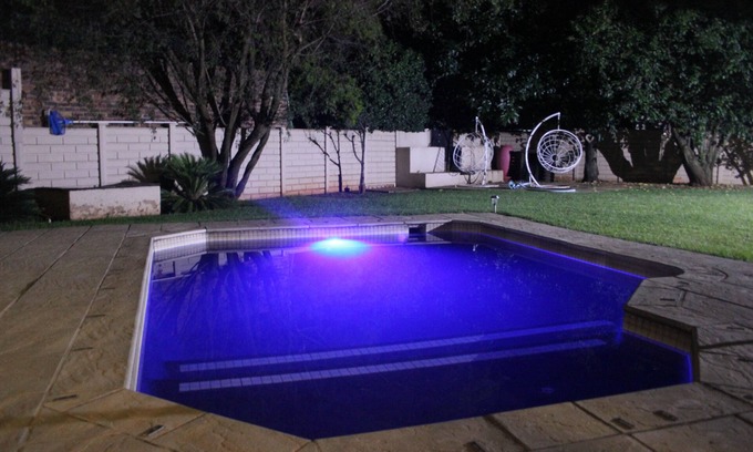 Greater Johannesburg Metropolitan Area Cottage | Tranquil 1-Bed Haven with Pool & Spa in Roodepoort