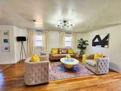 West Orange Apartment | Modern Apartment Close to Attractions, Pet-Friendly Stay