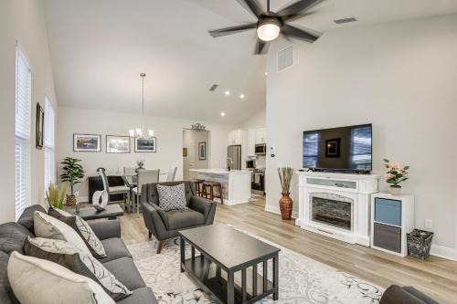 St. Augustine House | Stylish St Augustine Home, 7 Mi to Beach - Family Friendly!