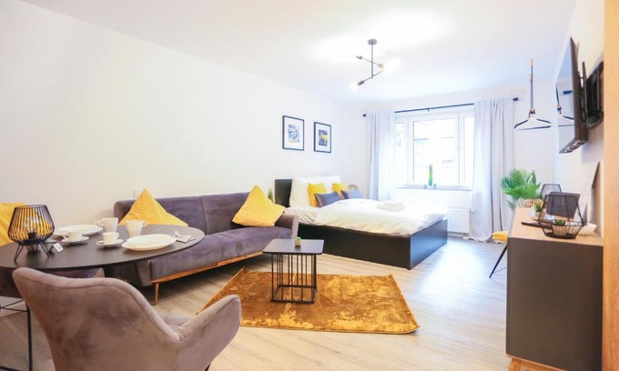 Mannheim Apartment | Stylish Studio Steps from HBF – Guest Rated 8.9/10