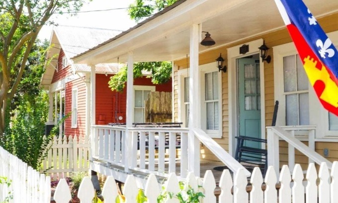 Freetown - Port Rico House | Comfortable Extended Stay Studio with Breakfast Included
