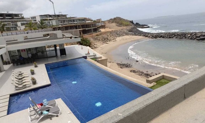 Dakar Condo | Chic Studio - Terrace and sea view