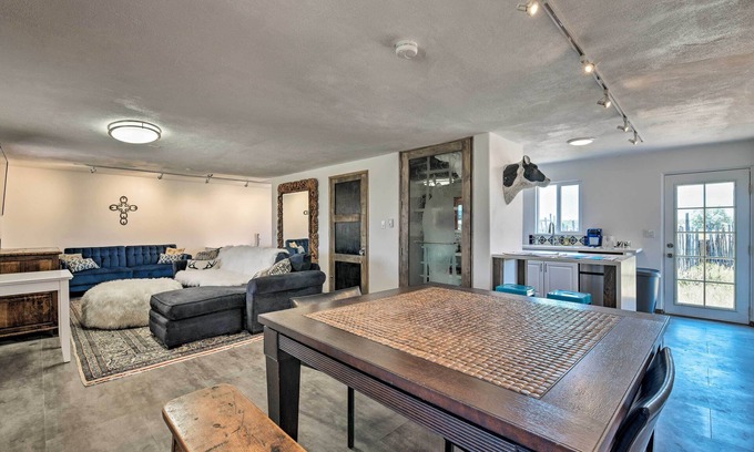 El Prado Apartment | Stylish Studio with Grill Near Taos Ski Valley - 10/10 Rated