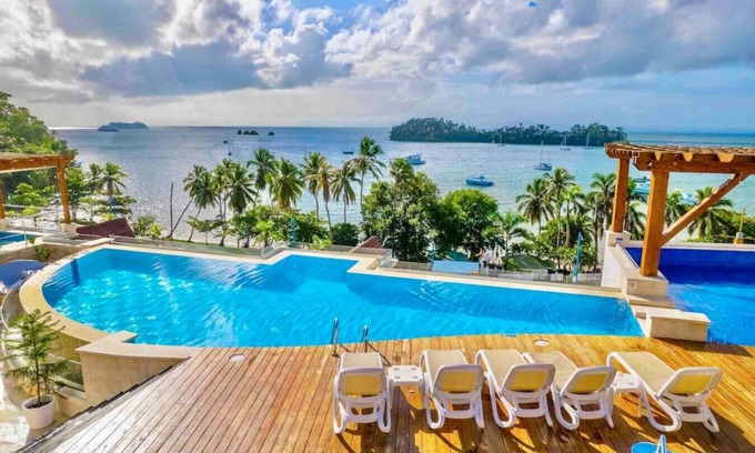 Samana Apartment | Stylish Studio with Balcony and Breathtaking Bay Views