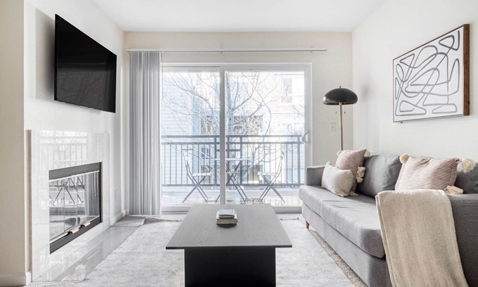 Morse Park Apartment | Stylish Sunnyvale 1BR with Gym, Pool & Coworking Space