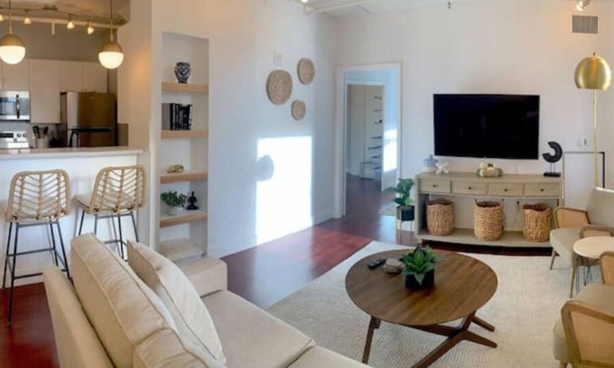 Uptown Apartment | Modern 1bd Retreat in Downtown Denver - Family Friendly Stay
