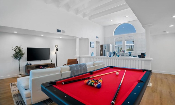 Camelback East House | Stylish Uptown Phoenix Home with Pool Table & Pet Friendly