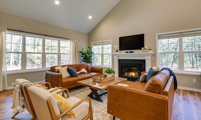Wisconsin Dells House | Relaxing Wisconsin Retreat with Deck, Grill & Fire Pit