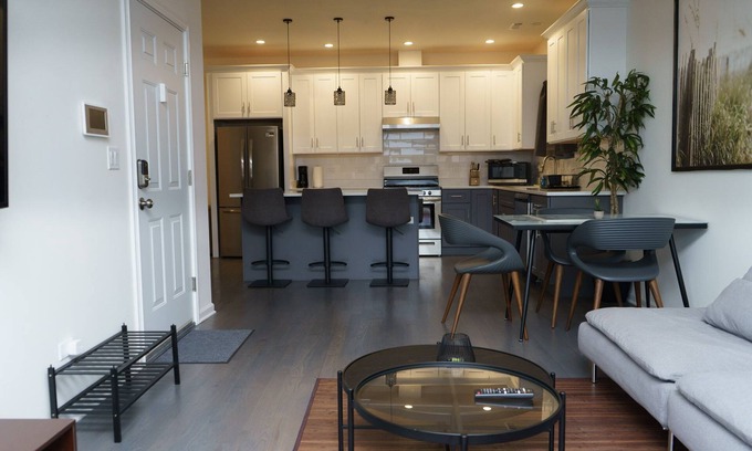 Armour Square Condo | Charming Condo Retreat Near Downtown & McCormick Place