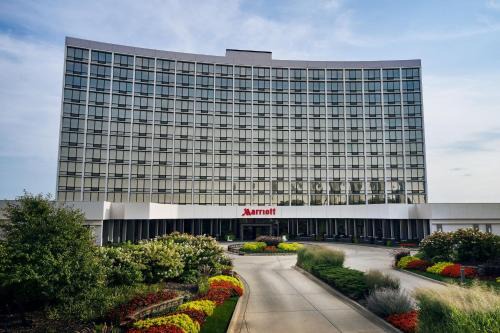 Oak Brook Hotel | Inviting Chicago Marriott Oak Brook: Family-Friendly Escape