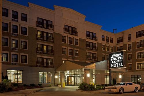 Ickes Praire Homes Hotel | Explore Comfort at Chicago South Loop Hotel with Great Amenities