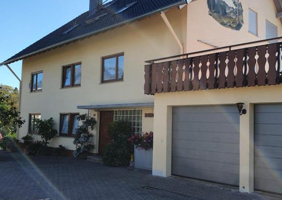 Aichelberg Apartment | Inviting Chickenhill Blackforest with Family-Friendly Amenities