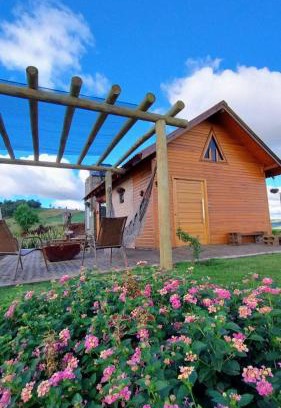 Lajeado Grande Ski Chalet | Cozy Chico Cabanas: Pet-Friendly Retreat with Hot Tub