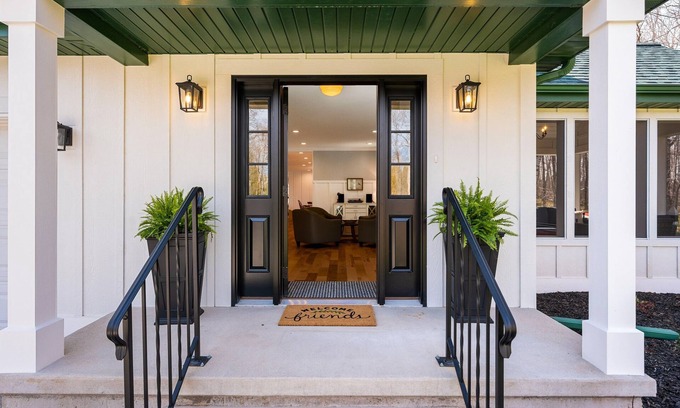 Baileys Harbor House | Inviting Chicory Cottage - Family Retreat Near Kangaroo Lake