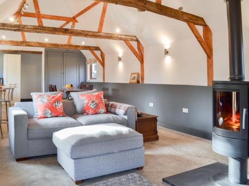 New Forest District House | Chiddock Cottage: Pet & Child Friendly Retreat Awaits