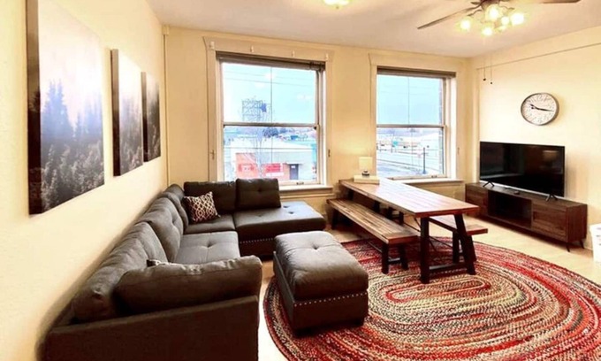 Enterprise Apartment | Family-Friendly Chief Joseph Suite with Pet Amenities!