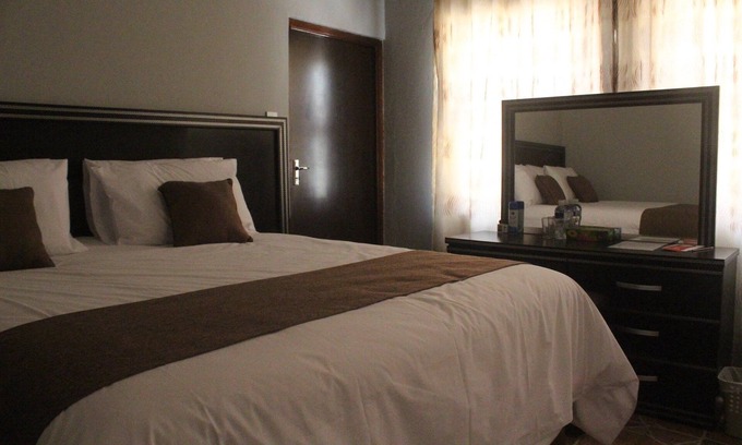 Chief's Island House | Stay at Chief's Guest House with Family-Friendly Amenities