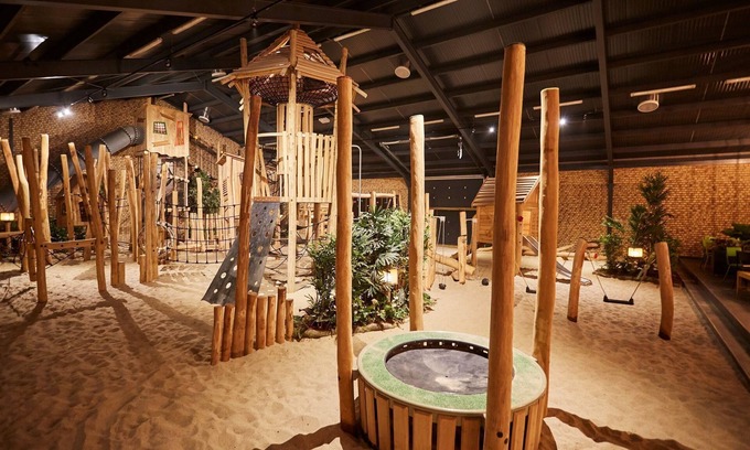 Roggel Villa | Family-Friendly Villa in Limburg with Pool & Breakfast