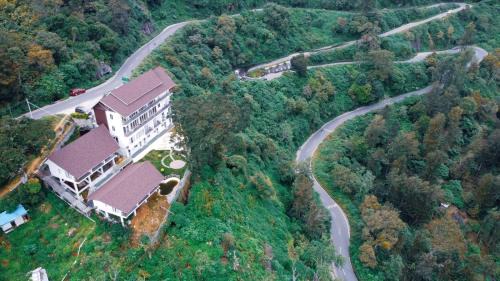 Periyur Hotel | Relax at Chill Berg Resort - Bodimettu with Family-Friendly Amenities