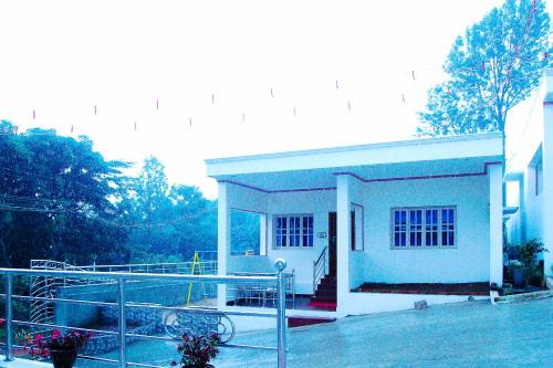 Yercaud Resort | Relax at Chill Breeze Resort with Family-Friendly Amenities