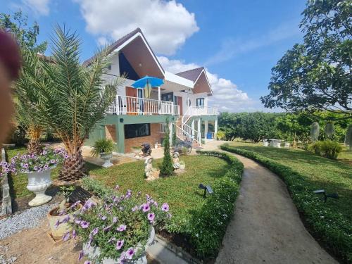 Pak Chong House | Chill House: Oceanfront Retreat with Pool & Spa Amenities