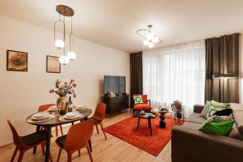 Karlin Apartment | Relax in Oriental Splendor: 4-Star Family-Friendly Retreat