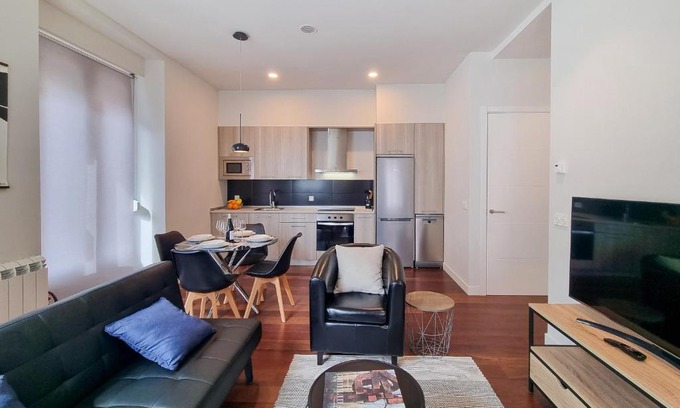 San Sebastian Centro Apartment | Family-Friendly Iberorent Apartments near Chillida Larramendi