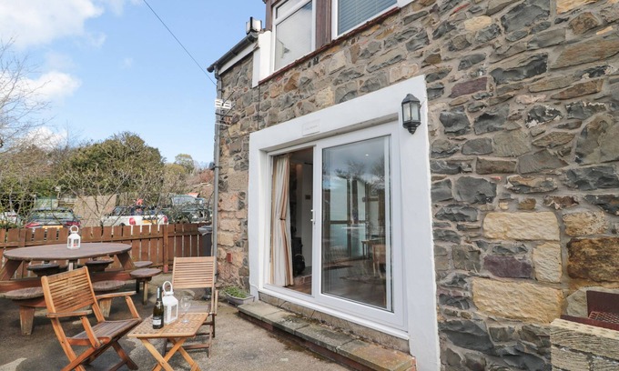 Belford Cottage | Chillingham Cottage: Pet-Friendly Retreat with Breakfast Included