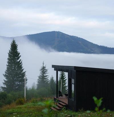 Slavske House | Relax at Chilloutzone: Hot Tub & Cinema Awaits You