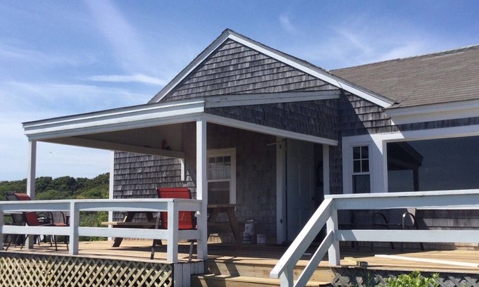 Chilmark Cottage | Scenic Chilmark Cottage with Beach Access and Ocean Views