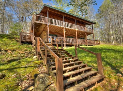 McCaysville House | Chimney Path on Fightingtown Creek - Perfect Retreat with Hot Tub