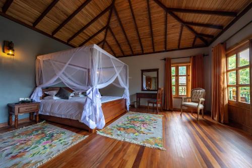 Fort Portal Cabin | Experience Tranquility at Chimpundu Lodge with Ocean Views