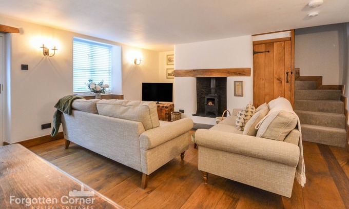 Cawsand Cottage | Chinery-Smith Cottage: Cozy Retreat for 6 with Kitchen