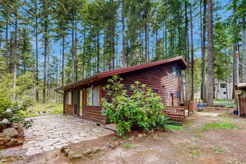 Hoodsport House | Chinook Nook: Family-Friendly Retreat with Hot Tub Access