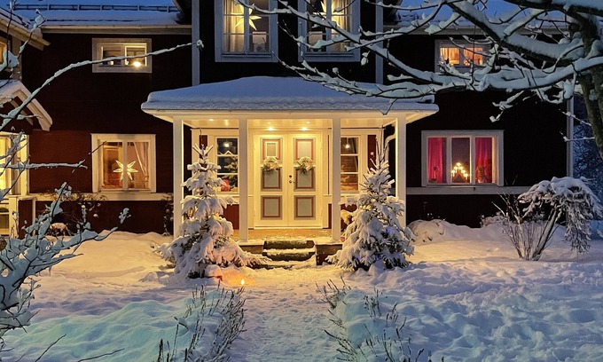 Jarvso Bed & Breakfast | Relax at Chinova Mötesgård: Spa, Hot Tub & Breakfast Included
