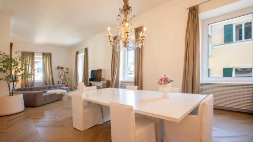 La Spezia Historic Centre Apartment | Chiodo Luxury 14: Pet-Friendly Haven with Perfect Rating