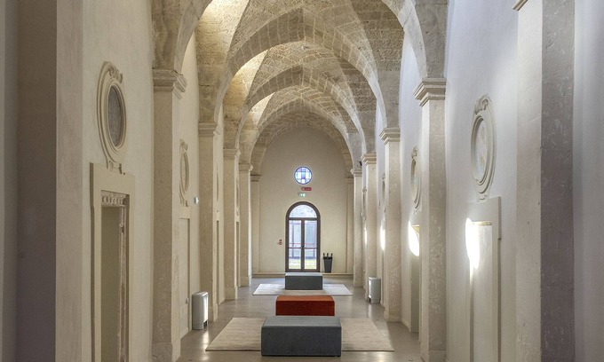 Lecce Hotel | Elegant Chiostro dei Domenicani with Pool & Spa Amenities