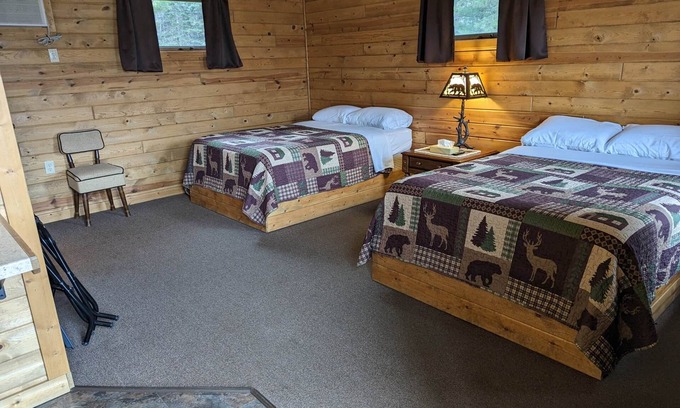 Hayward Apartment | Family-Friendly Chip-Wa Lodging Room with Kitchen Access