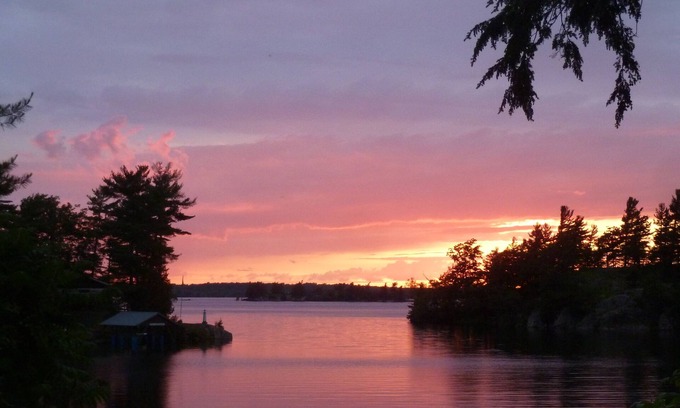 Redwood Cottage | Pet-Friendly Retreat on St Lawrence River with Ocean Views