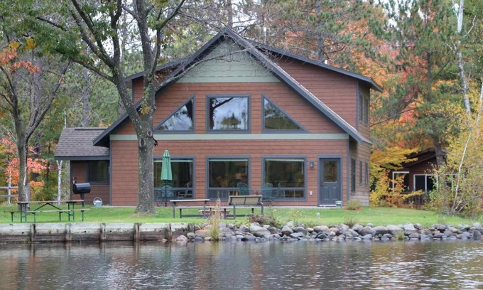 Hayward Cabin | Guest Rated 10/10: Chippewa Flowage Cabin #9 with Pool
