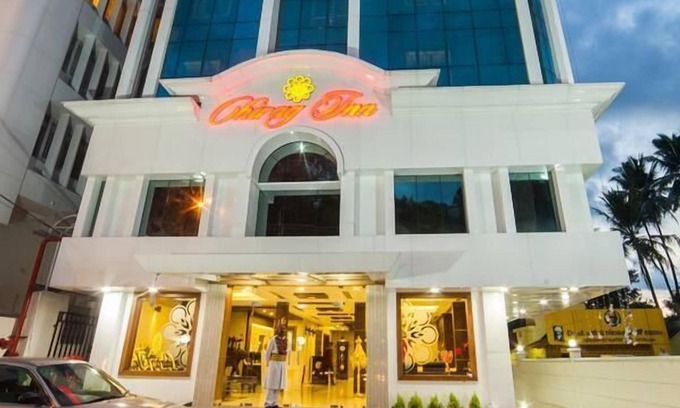 Palayam Hotel | Chirag Inn: Family-Friendly Stay with Breakfast & Dining
